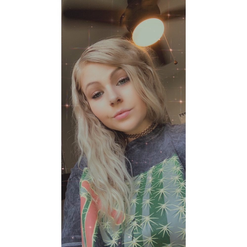 Meet your Posher, Monique